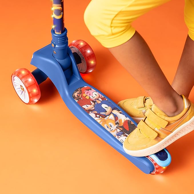 Jetson Character Kids Kick Scooter, LED Lights on Stem & Light-Up Wheels, Lightweight Frame, Height-Adjustable Handlebar, Lean-to-Steer System, Easy-Fold Mechanism-CubbioJoy