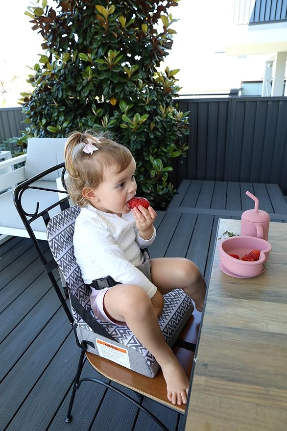 Dreambaby Grab ‘N Go Travel Booster Seat – Portable Toddler High Chair for Dining (6M-5Y) with Storage & Shoulder Strap-CubbioJoy