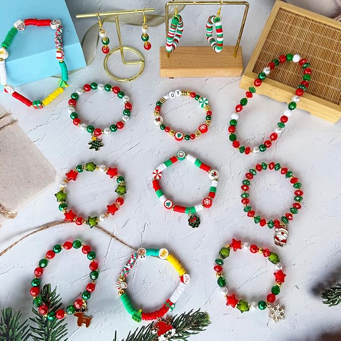 3140PCS Christmas Bracelet Making Kit, Christmas Beads Charms for Bracelets Jewelry Making Red Green Xmas Clay Acrylic Crystal Star Round Beads Letter Spacer Beads for Necklace Making DIY Crafts-CubbioJoy