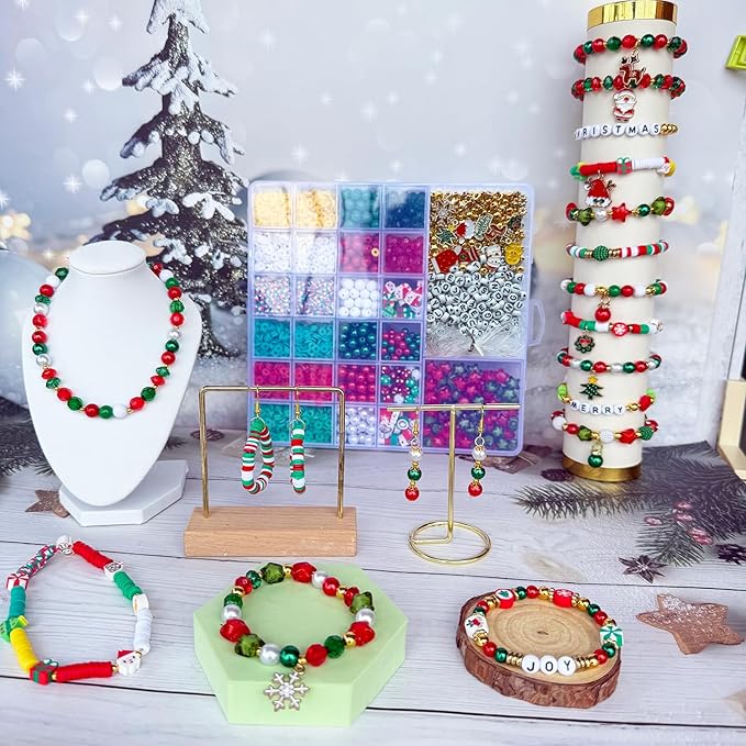 3140PCS Christmas Bracelet Making Kit, Christmas Beads Charms for Bracelets Jewelry Making Red Green Xmas Clay Acrylic Crystal Star Round Beads Letter Spacer Beads for Necklace Making DIY Crafts-CubbioJoy