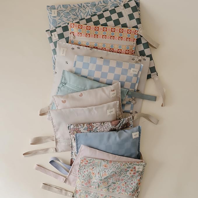 mushie Water Resistant Wet Bags | Large & Small Reusable Storage Bag for Baby Items and Travel | Zippered Pockets with Handle | Machine Washable, Set of 2 (Retro Flowers)-CubbioJoy