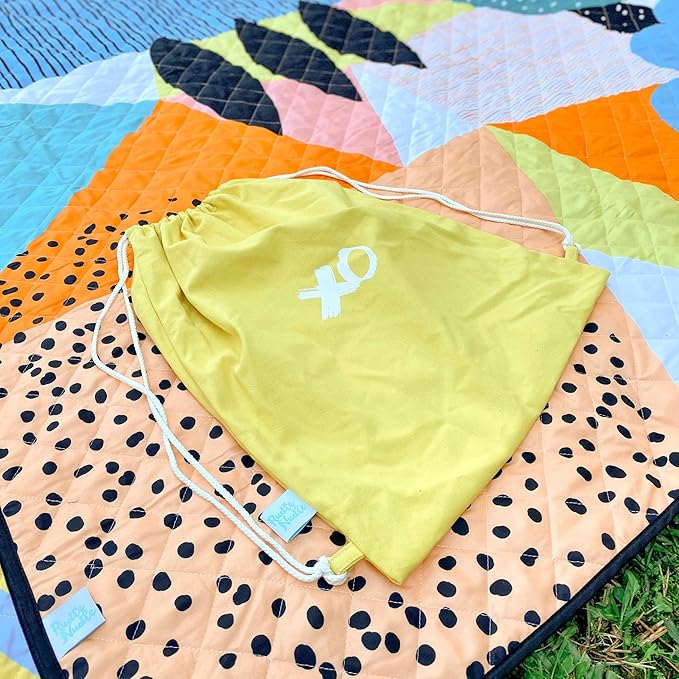 Jumbo Picnic Rug, Large Picnic Mat, 6'7" x 6'7", Outdoor Waterproof Picnic Blanket Beach Mat, Foldable & Waterproof, Picnic Blankets Ideal for Beach & Park, Outdoor Blanket, Happy Now-CubbioJoy